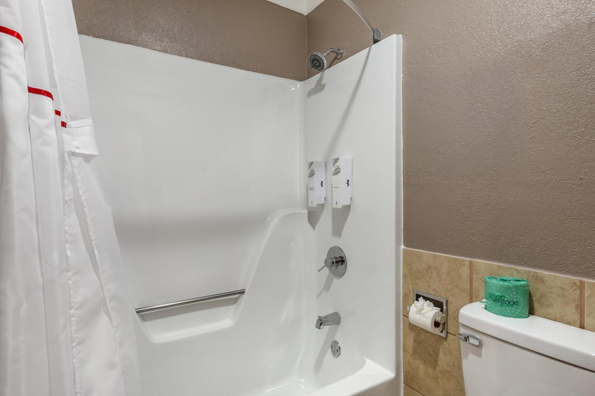 Red Roof Inn Raleigh Northeast - Downtown 外观 照片